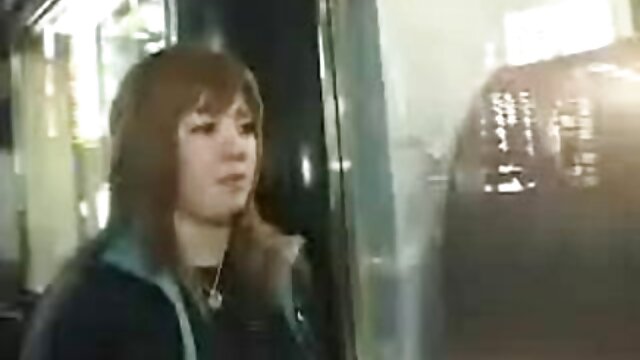 赤いタトゥーは車に巻き込まれる 無料 av 一徹
